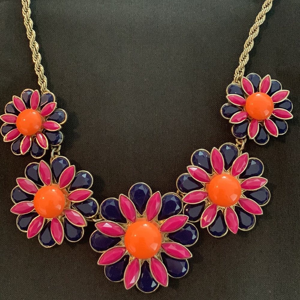 BR Flower Necklace - Picture 8 of 8